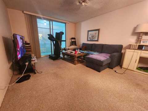 5851 NW 62nd Ave, Tamarac, FL 33319