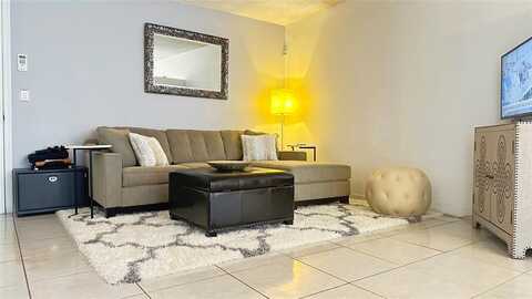 4046 NW 19th St, Lauderhill, FL 33313