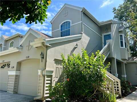 1400 Winding Oaks Circle W, Vero Beach, FL 32963