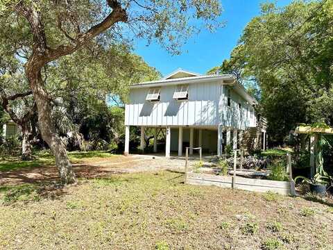 865 W Pine Ave, St. George Island, FL 32328