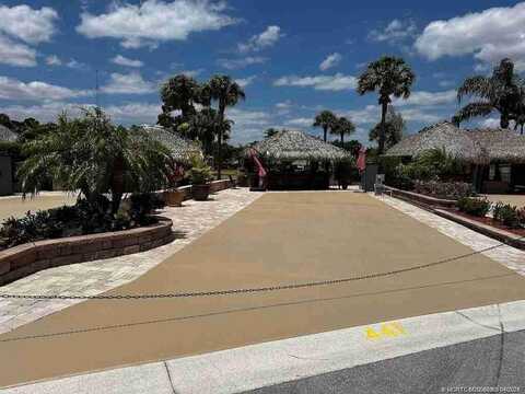 441 NW Sandtrap Lane, Port Saint Lucie, FL 34986