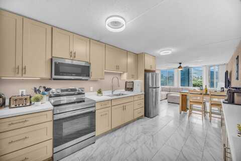111 KAHULUI BEACH Rd, Kahului, HI 96732