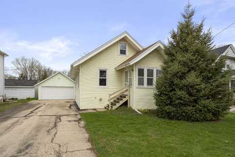 1907 VINLAND Street, OSHKOSH, WI 54901