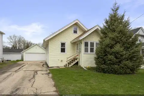 1907 VINLAND Street, OSHKOSH, WI 54901