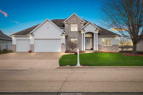 1221 NATURE TRAIL Drive, NEENAH, WI 54956