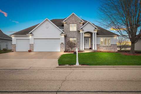 1221 NATURE TRAIL Drive, NEENAH, WI 54956