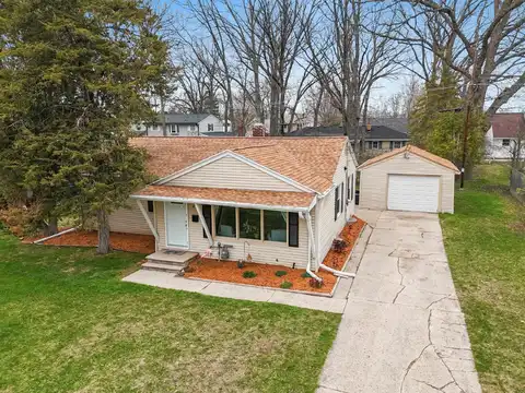 433 MEMORY Court, GREEN BAY, WI 54301