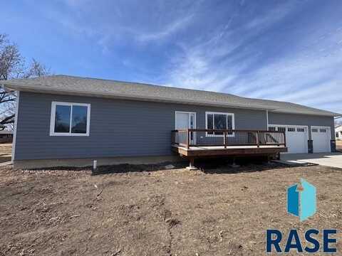 415 N Elm St, Lennox, SD 57039