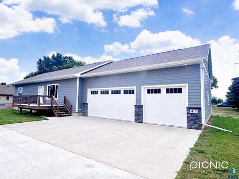 415 N Elm St, Lennox, SD 57039