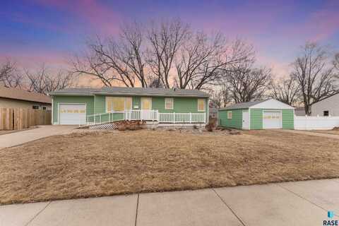 3104 S Prairie Ave, Sioux Falls, SD 57105