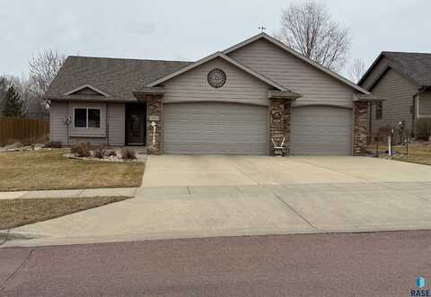 800 W Sterling Oak Cir, Sioux Falls, SD 57108