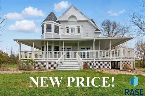 48289 255th St, Garretson, SD 57030