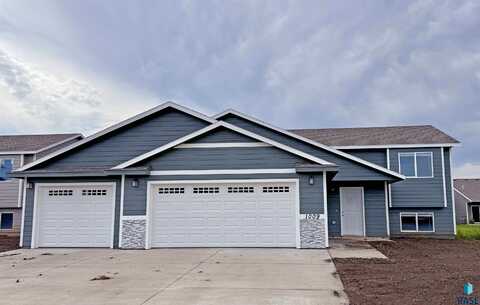 1009 Birch St, Harrisburg, SD 57032