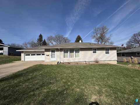 2305 S Sherman Ave, Sioux Falls, SD 57105