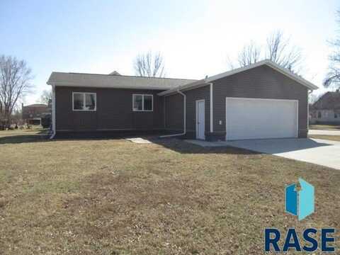 630 N Nebraska St, Salem, SD 57058