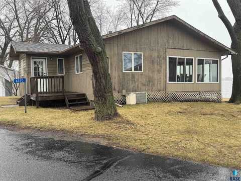 6310 Harbor Way, Wentworth, SD 57075
