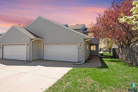 2103 S Holt Ave, Sioux Falls, SD 57103