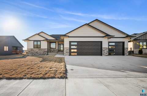 6705 E Corsair Dr, Sioux Falls, SD 57110