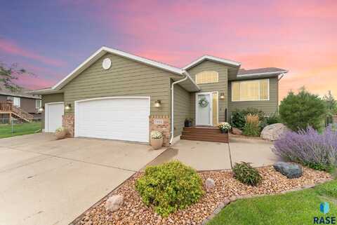 7432 W Luke Dr, Sioux Falls, SD 57106