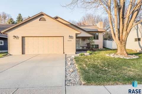 4908 E Fernwood Dr, Sioux Falls, SD 57110