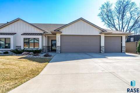 5511 W Cardinal Cove Pl, Sioux Falls, SD 57106