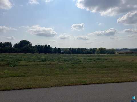 1452 WILD ROSE Trl, Luverne, MN 56156