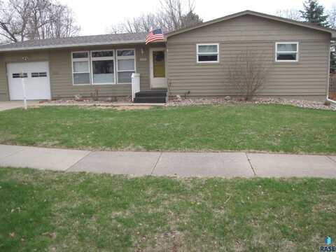 3108 S 7th Ave, Sioux Falls, SD 57105