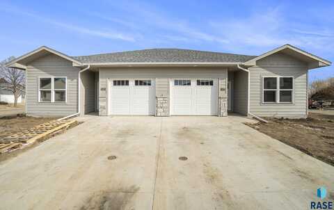 808 N Marquette Pl, Sioux Falls, SD 57110