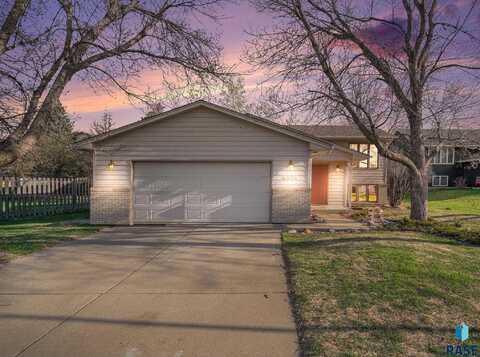 4604 E Belmont St, Sioux Falls, SD 57110