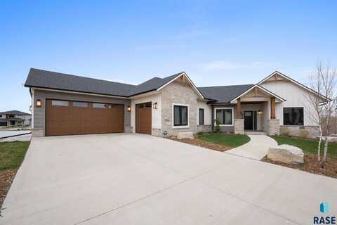 7316 E Misty Knoll Cir, Sioux Falls, SD 57110