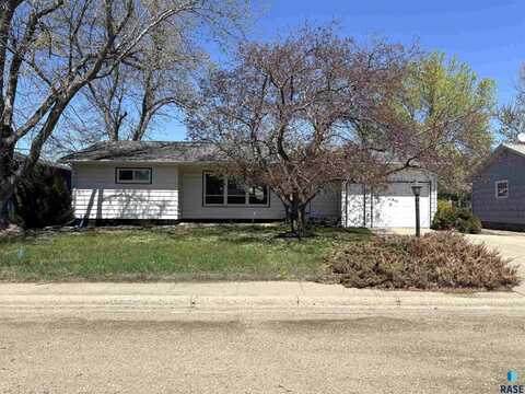 309 E 8th St, Miller, SD 57362