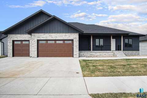 429 Andrew Ave, Harrisburg, SD 57032