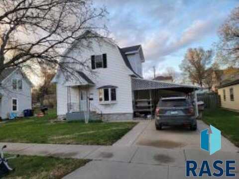 1108 W 3rd Ave, Mitchell, SD 57301