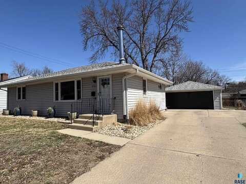 3112 S 5th Ave, Sioux Falls, SD 57105