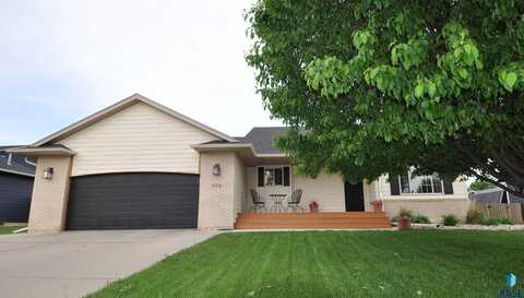 604 Eagle Ave, Harrisburg, SD 57032