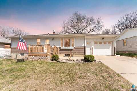 608 S Bahnson Ave, Sioux Falls, SD 57103