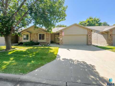 5311 W Sunnydale Pl, Sioux Falls, SD 57106