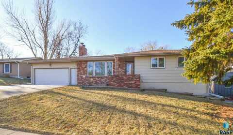 313 E Lotta St, Sioux Falls, SD 57105