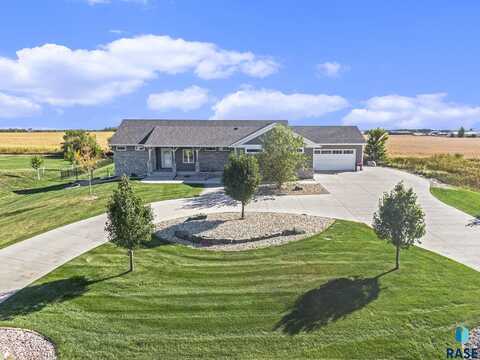 27235 Regal Ct, Sioux Falls, SD 57108