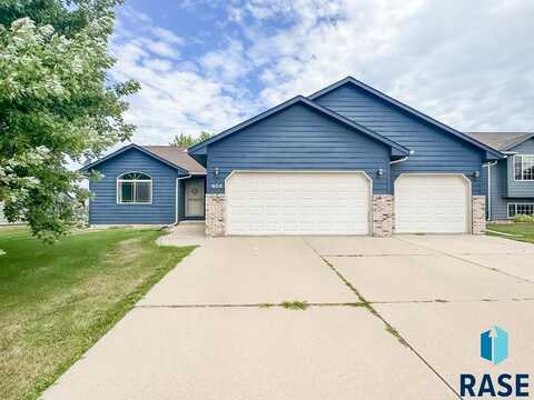 604 Kent St, Harrisburg, SD 57032