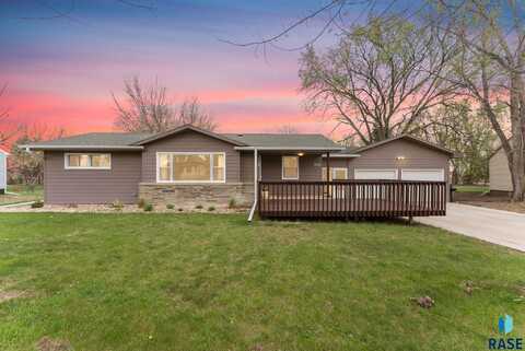 502 E Willow St, Harrisburg, SD 57032
