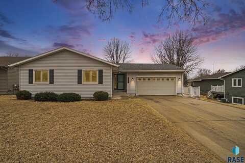 4805 E Fernwood Dr, Sioux Falls, SD 57110