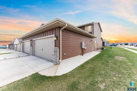 9625 W Broek Dr, Sioux Falls, SD 57106