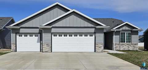 620 Prairieside Trl, Harrisburg, SD 57032