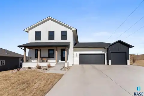 8400 E Willow Leaf St, Sioux Falls, SD 57110