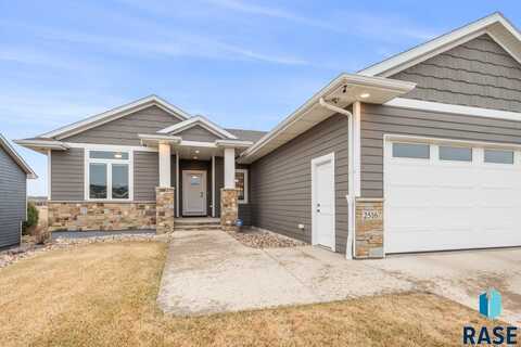 2516 E Whisper Trl, Sioux Falls, SD 57108