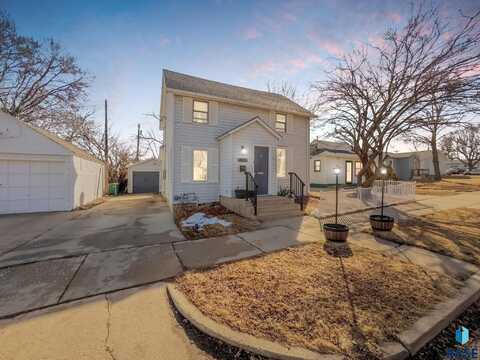 802 S 10th Ave, Sioux Falls, SD 57104