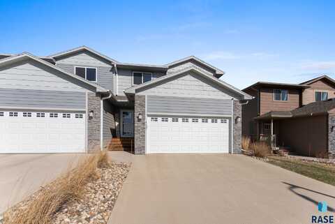 4227 N Knob Hill Ct, Sioux Falls, SD 57107