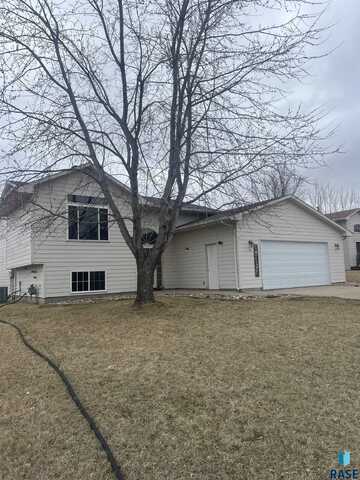 30 N 6th St, Baltic, SD 57003