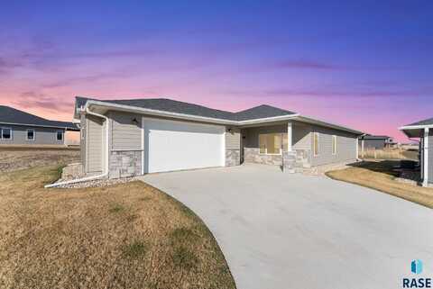 905 Tortuga Ave, Hartford, SD 57033